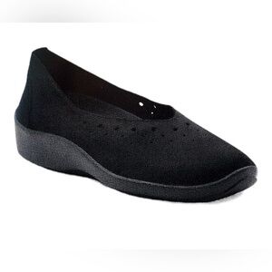 Arcopedico Ergonomic Black Women's Flats